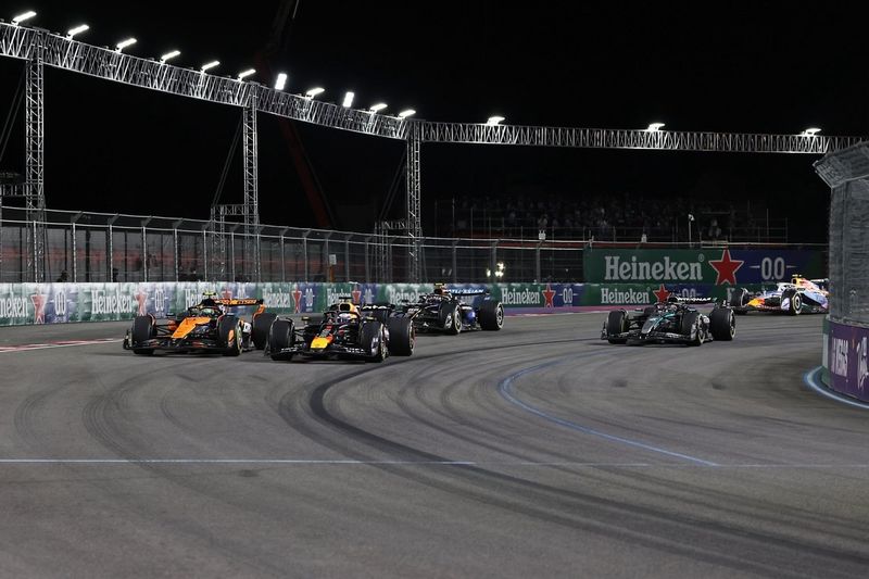 Lando Norris, McLaren, Max Verstappen, Red Bull Racing, George Russell, Mercedes, Carlos Sainz, Williams