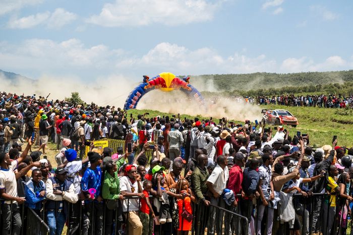 Oliver Solberg, Elliott Edmondson, Toyota Gazoo Racing WRT Toyota GR Yaris Rally1