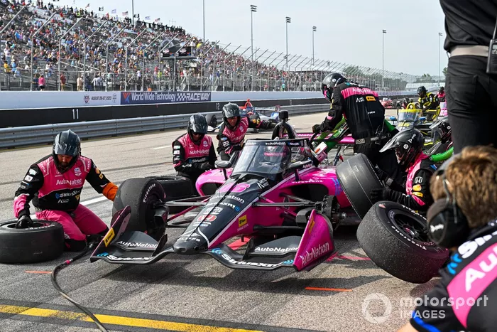 Helio Castroneves, parada en boxes del Honda de Meyer Shank Racing