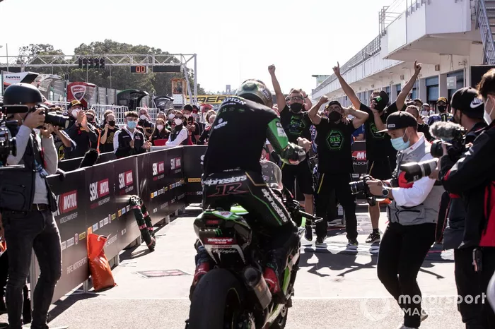 Jonathan Rea, Kawasaki Racing Team celebra su sexto Mundial