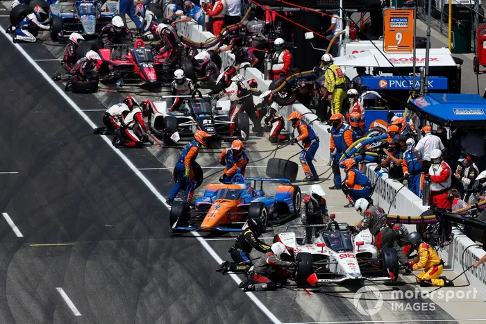 Scott Dixon, Chip Ganassi Racing Honda, Marco Andretti, Andretti Herta Marco & Curb-Agajanian Honda hace su parada