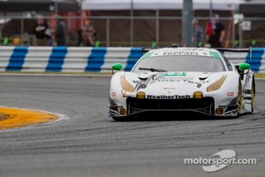 #63 Scuderia Corsa Ferrari 488 GT3: Cooper MacNeil, Toni Vilander, Jeff Westphal, Alessandro Balzan