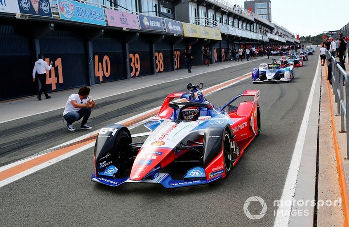 Jérôme d'Ambrosio, Mahindra Racing, M6Electro exits the pit lane