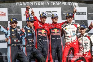 Podio: ganador, Sébastien Ogier, Julien Ingrassia, Citroën World Rally Team Citroen C3 WRC, segundo, Thierry Neuville, Nicolas Gilsoul, Hyundai Motorsport Hyundai i20 Coupe WRC, tercero, Ott Tänak, Martin Järveoja, Toyota Gazoo Racing WRT Toyota Yaris WRC