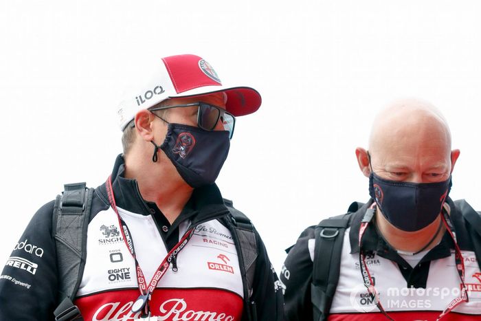 Kimi Raikkonen, Alfa Romeo Racing y Mark Arnall, su entrenador