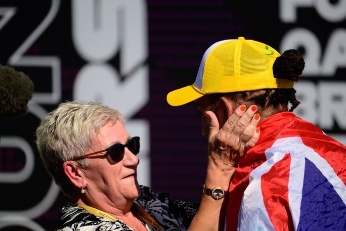 Carmen Larbalestier, madre de Lewis Hamilton, Mercedes-AMG