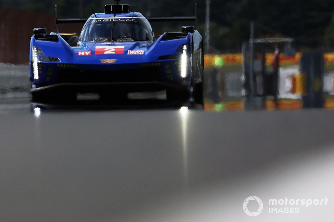 #2 Cadillac Racing Cadillac V-Series.R: Earl Bamber, Alex Lynn