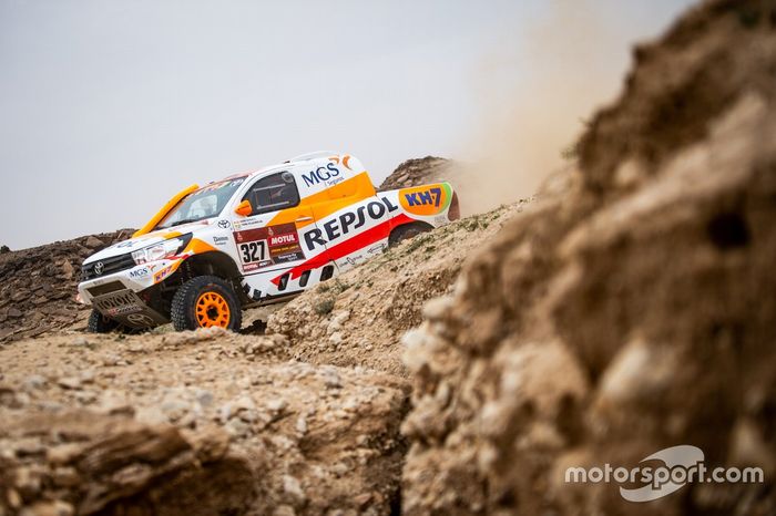 #327 Repsol Rally Team Toyota: Pujol Isidre Esteve, Txema Villalobos