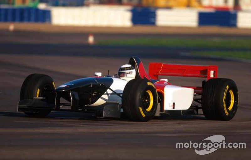 Lola T95/30 – нехватка денег