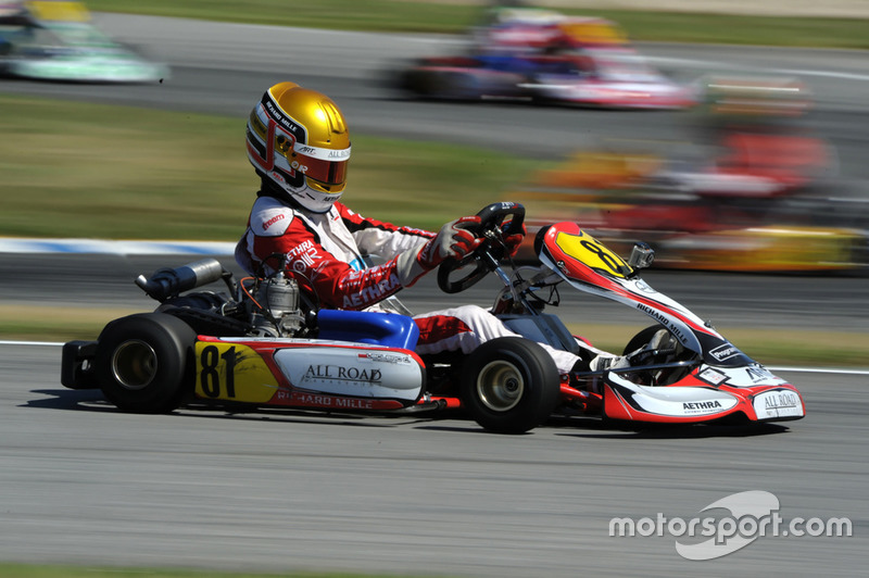 Leclerc, representado por Nicolas Todt (representante de Massa, entre otros), compitió en kart hasta el 2013. Ese año, fue subcampeón del mundo, superado solo por Max Verstappen.