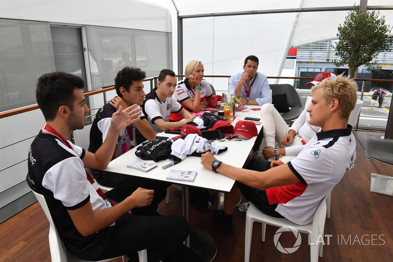 Charles Leclerc, Alfa Romeo Sauber F1 Team and Marcus Ericsson, Alfa Romeo Sauber F1 Team with Alfa Romeo Sauber F1 Team eSports drivers