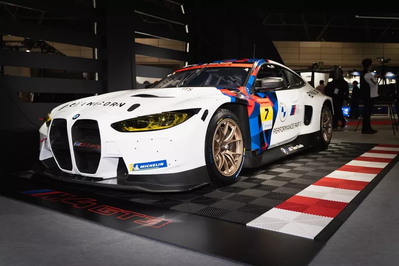 BMW M4 GT3, BMW Team Studie