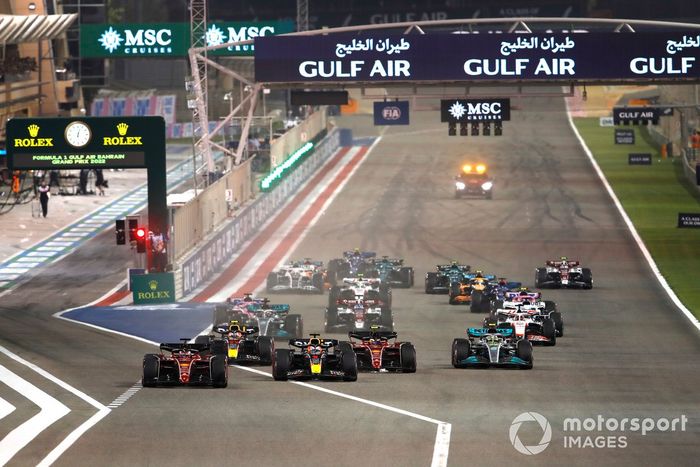 Arrancada Charles Leclerc, Ferrari F1-75, Max Verstappen, Red Bull Racing RB18, Carlos Sainz Jr., Ferrari F1-75, Lewis Hamilton, Mercedes W13, Sergio Pérez, Red Bull Racing RB18