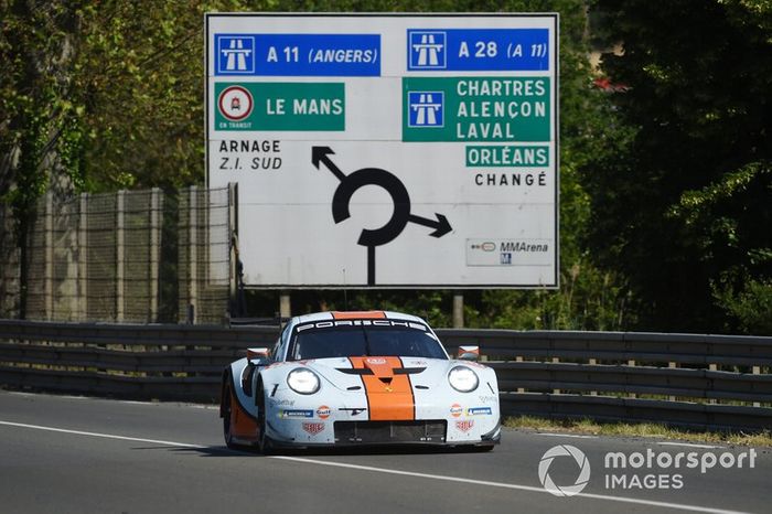 #86 Gulf Racing Porsche 911 RSR: Michael Wainwright, Benjamin Barker, Thomas Preining