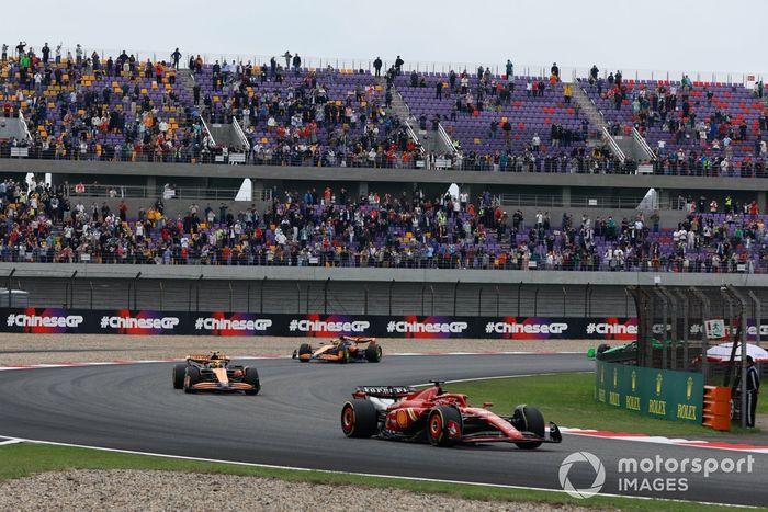 Charles Leclerc, Ferrari SF-24, Lando Norris, McLaren MCL38, Oscar Piastri