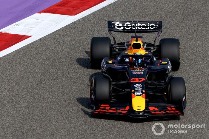 Ayumu Iwasa, Red Bull Racing