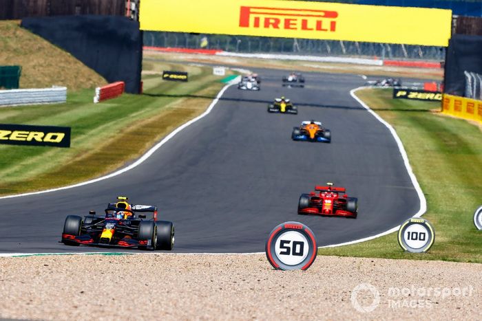 Alex Albon, Red Bull Racing RB16, Charles Leclerc, Ferrari SF1000 