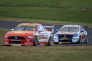 Scott McLaughlin, DJR Team Penske Ford, Shane van Gisbergen, Triple Eight Race Engineering Holden