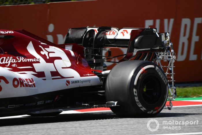 El coche de Kimi Raikkonen, Alfa Romeo Racing C39, con parrillas aerodinámicas