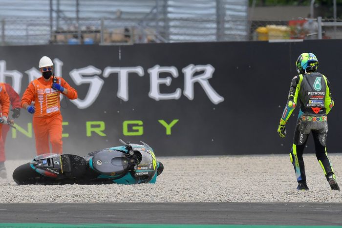 Caída de Valentino Rossi, Petronas Yamaha SRT