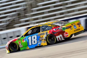 Kyle Busch, Joe Gibbs Racing, Toyota Camry M&M's