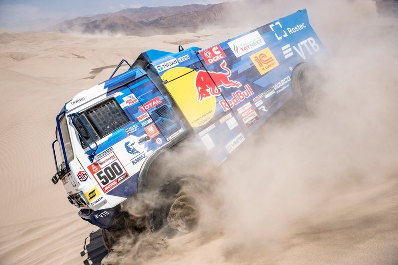 Переможець. #500 Team Kamaz Master: Едуард Ніколаєв, Євген Яковлєв, Володимир Рибаков