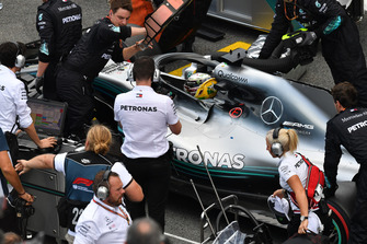 Lewis Hamilton, Mercedes AMG F1 W09 EQ Power+ sur la grille