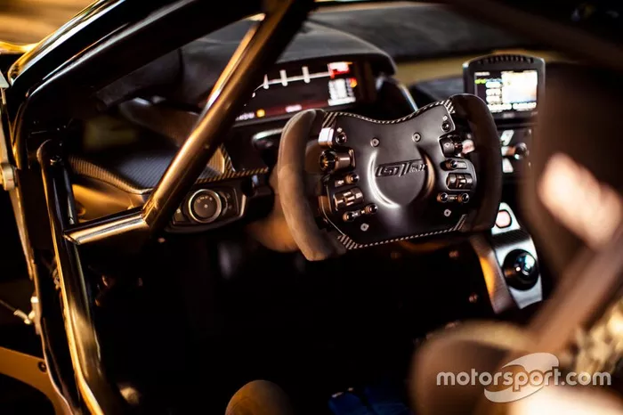 Ford GT Mk II steering wheel detail