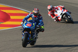 Маверик Виньялес, Team Suzuki Ecstar MotoGP, и Андреа Довициозо, Ducati Team