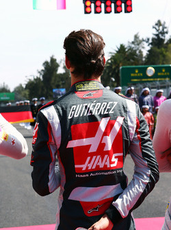 Esteban Gutierrez, Haas F1 Team alors que la grille entend l'hymne national