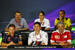 La Conferencia de prensa FIA (desde la fila posterior (de izquierda a derecha)): Guenther Steiner, d