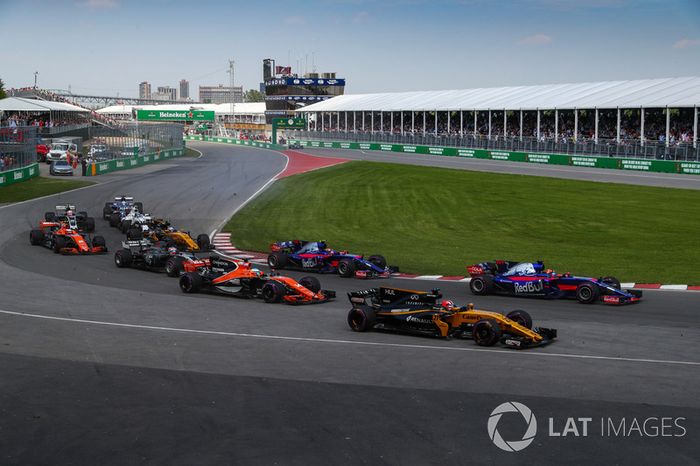 Canadá: 360.000 espectadores;  60.000