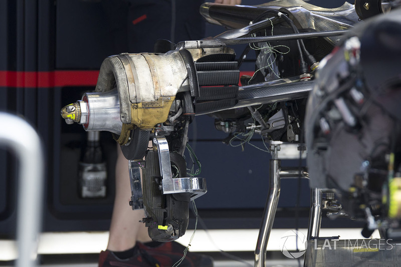 Red Bull Racing RB13 rear wheel hub detail