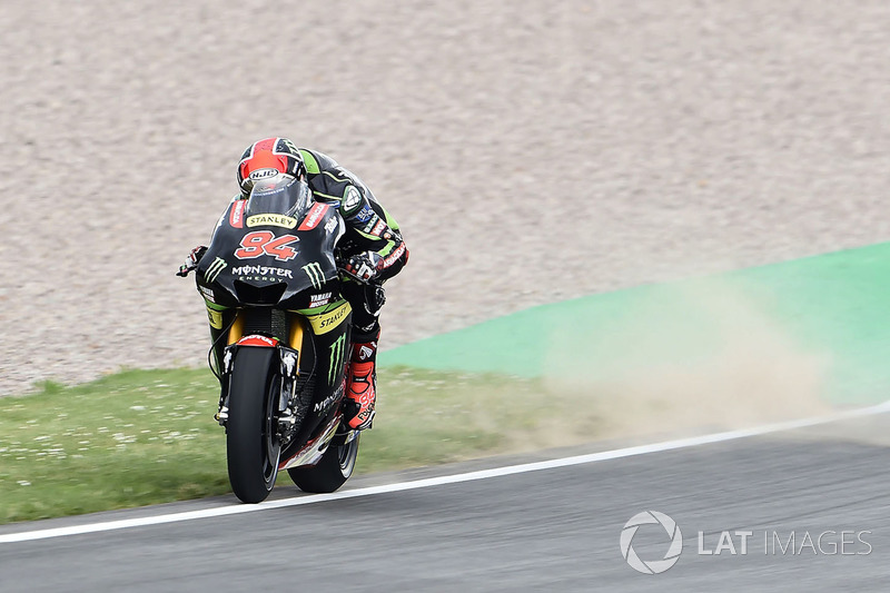 Йонас Фольгер, Monster Yamaha Tech 3, їде по пилюці