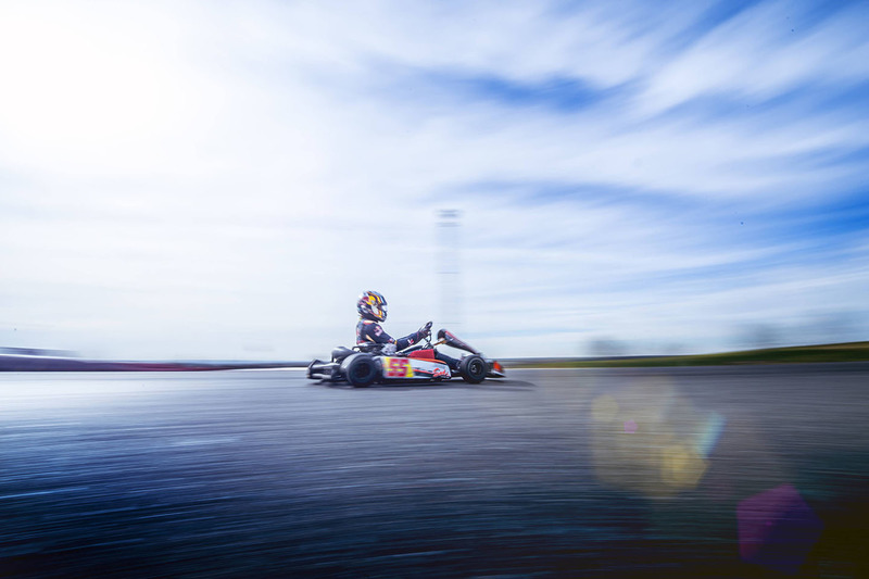 Carlos Sainz Jr., Scuderia Toro Rosso entrenando en el circuito de karting de Recas (Toledo)