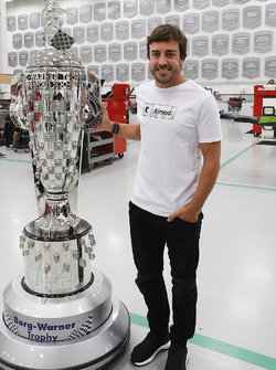 Fernando Alonso with the BorgWarner Trophy