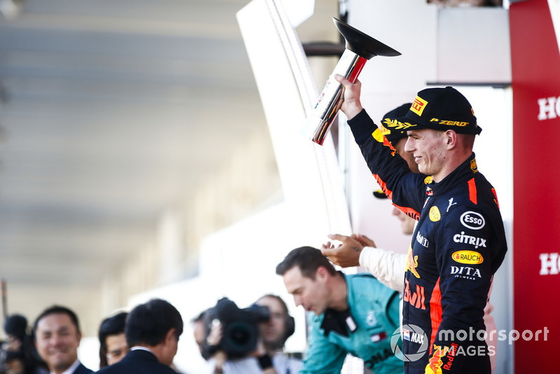 Il terzo classificato Max Verstappen, Red Bull Racing, sul podio