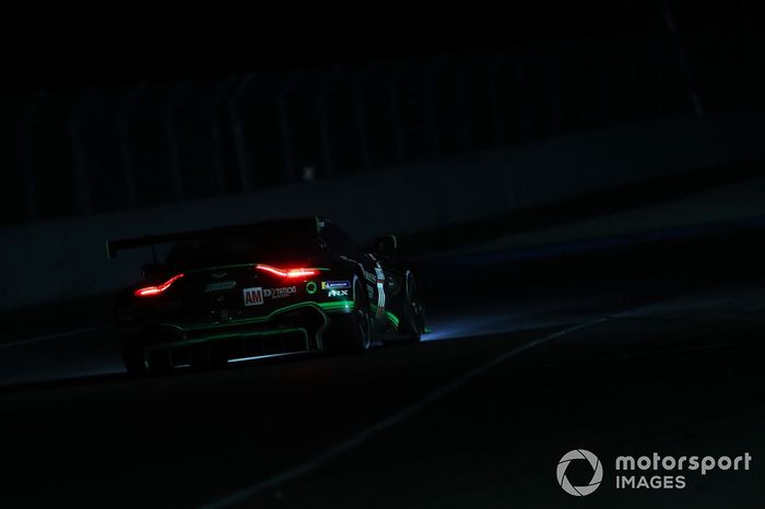 #777 D'Station Racing Aston Martin Vantage AMR LMGTE Am de Satoshi Hoshino, Tomonobu Fujii, Charles Fagg 