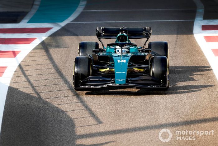 Fernando Alonso, Aston Martin AMR22