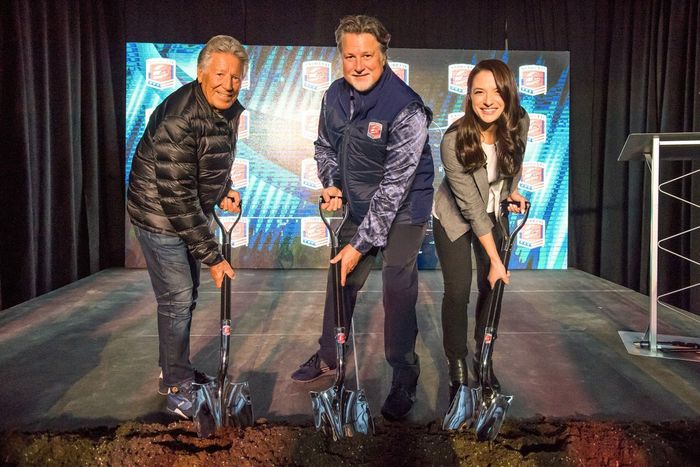 Colocación de la primera piedra de la sede de Andretti Autosport