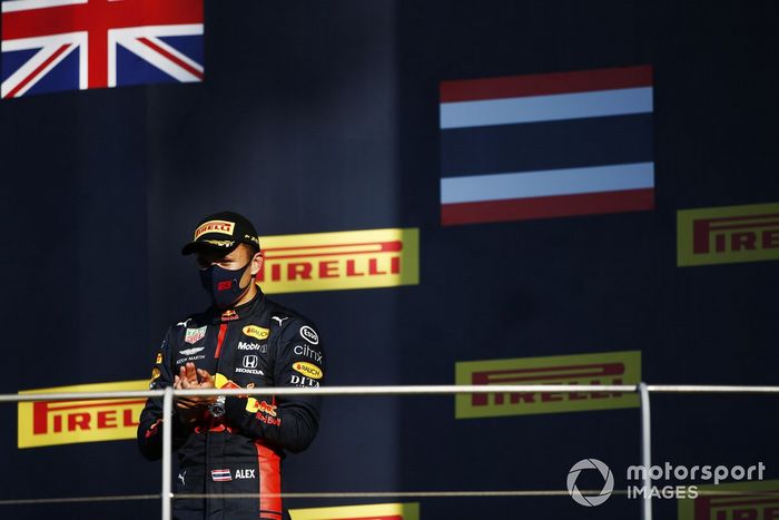 Podio: tercer lugar Alex Albon, Red Bull Racing