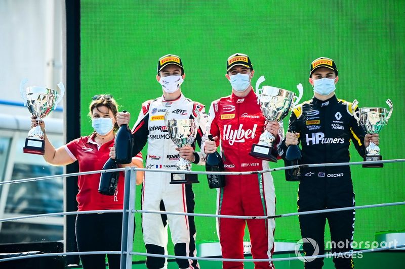 Theo Pourchaire, ART Grand Prix,  Frederik Vesti, Prema Racing y Oscar Piastri, Prema Racing 