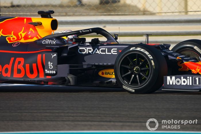 Max Verstappen, Red Bull Racing RB16B 