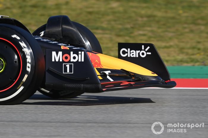 El alerón delantero de Max Verstappen, Red Bull Racing RB18