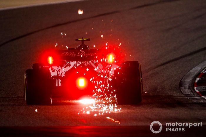 Antonio Giovinazzi, Alfa Romeo Racing C39 sacando chispas