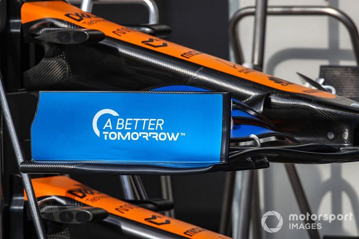 Pegatina de BAT en el McLaren