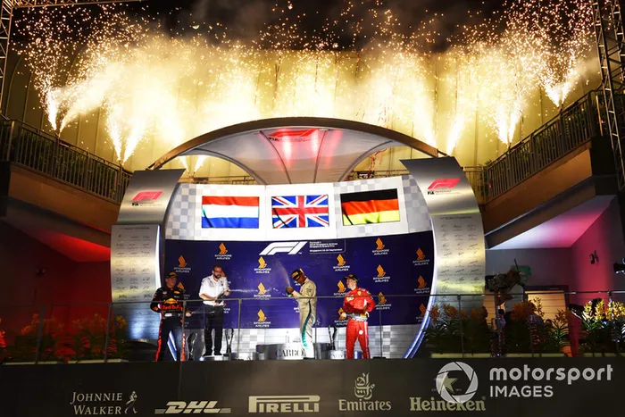 Podio: segundo lugar Max Verstappen, Red Bull Racing, ganador de la carrera Lewis Hamilton, Mercedes AMG F1 y tercer lugar Sebastian Vettel, Ferrari