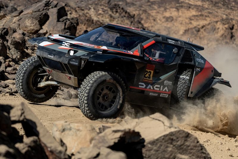 #223 Les Sandriders de Dacia Dacia : Lucas Moraes, Dennis Zenz