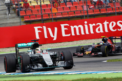 Lewis Hamilton, Mercedes AMG F1 W07 Hybrid