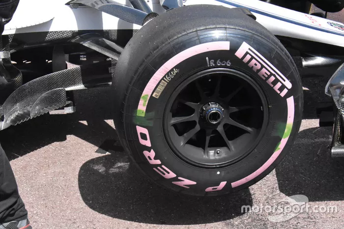 Sauber C37 tekerleği